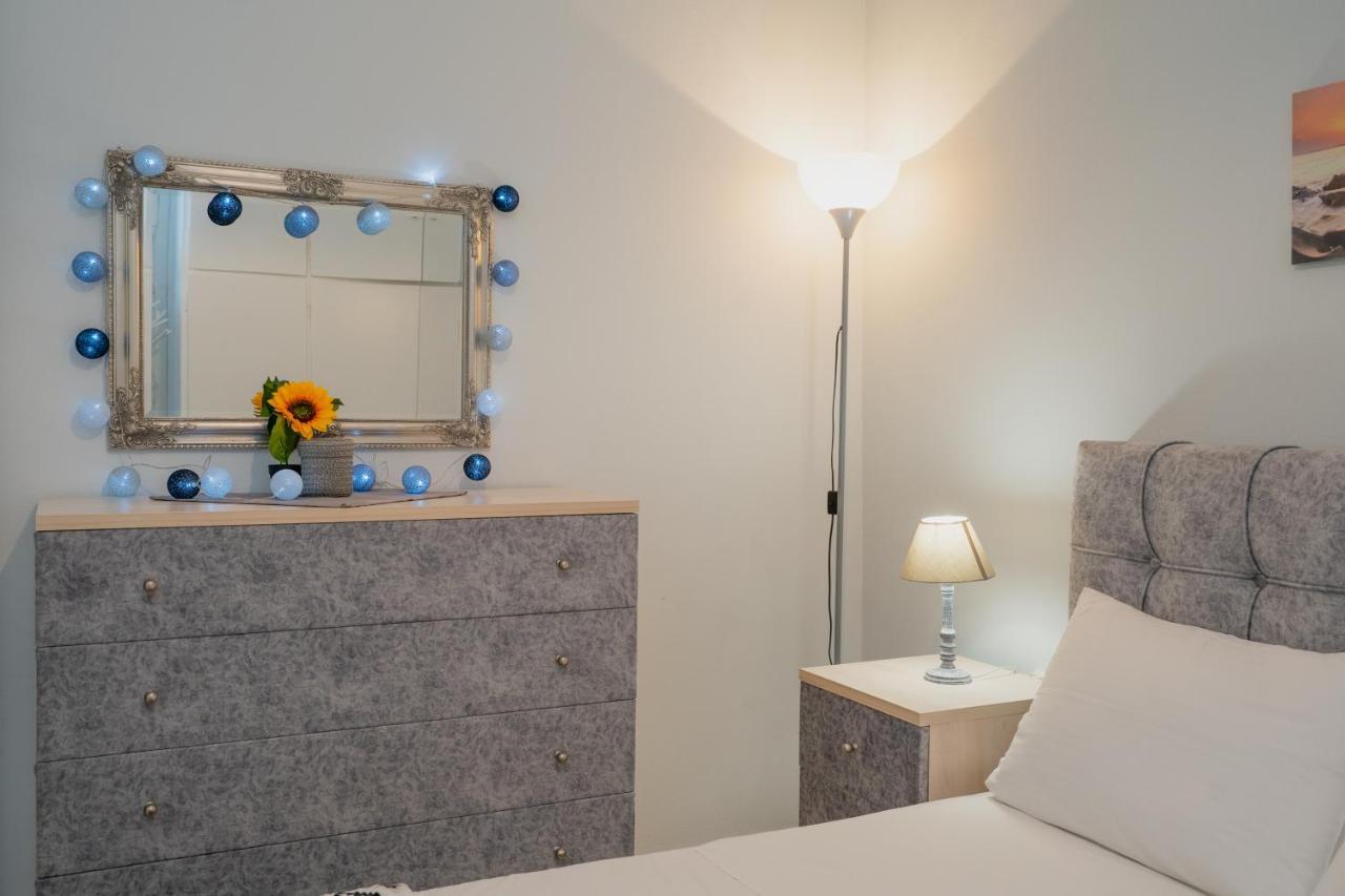 Comfy Apt Next To Metro Atenas Exterior foto